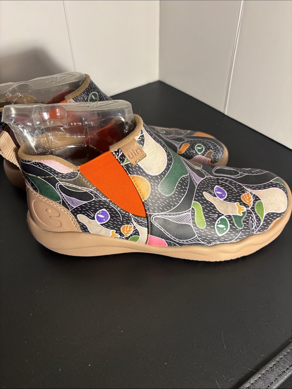UIN Multicolor Slip-On Sneakers with Orange Elastic